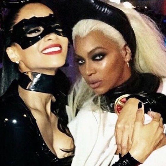 Instagram Flexin ': Beyonce Nicki Minaj Rap Queen-i çağırır və Cadılar Bayramı üçün Cosplay'ı keçirir