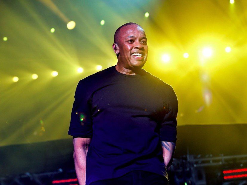 Dr. Dre gerir grein fyrir muninum á því að skilja eftir miskunnarlausar og Death Row skrár