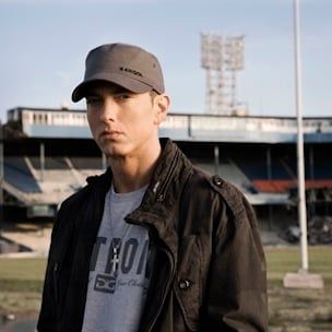 Eminem vinnur bandarísku tónlistarverðlaunin, uppáhalds rapp / R & B karlmaður og albúm