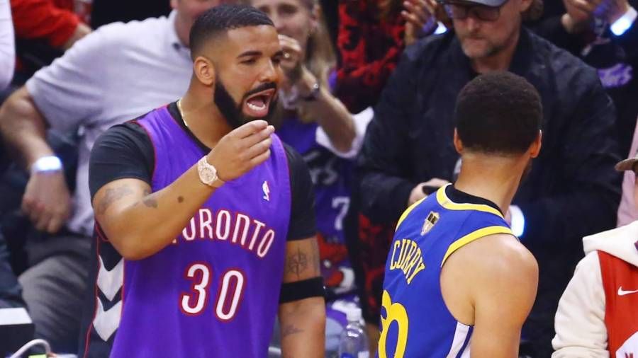 Drake trahvis kord Golden State Warriors 500 dollarit pärast seda, kui ta oli Steph Curryga meeskonnalennukile lennanud