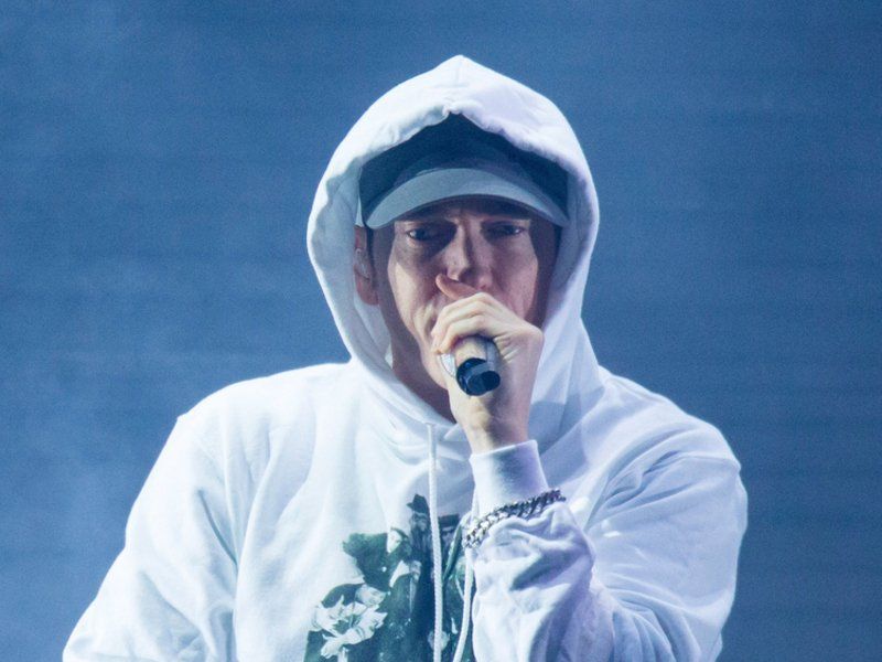 Eminem lässt erweiterte Editionen von fallen