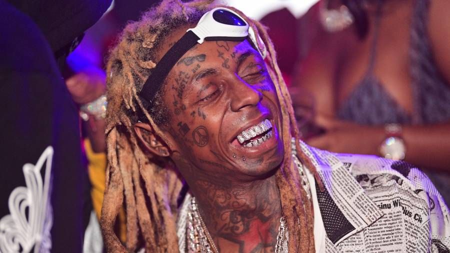 Lil Wayne Gets Blown Away بواسطة كلماته الخاصة 'Lollipop (Remix)