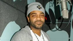   Jim Jones legendás polgárjogi vezetőt kap új albuma megáldására