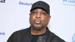   Chuck D Slammar äldre rappare som fortfarande rappar om'The Same Street Tale