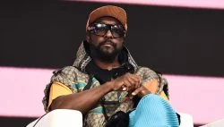   will.i.am въвежда AI в радиото с нова „информационно-развлекателна“ услуга RAiDiO.FYI