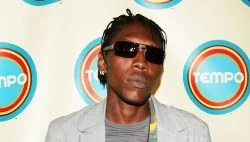  Vybz Kartel viser nyfundet dedikation til sundhed i træningsvideo