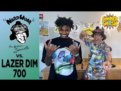   Vidéo Youtube - Lazer Dim 700 renverse le script et surprend Nardwuar au dépourvu avec un cadeau surprise