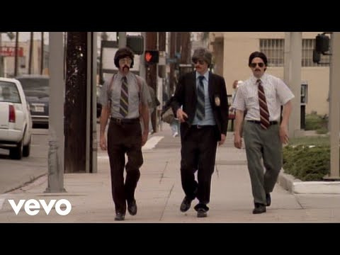   فيديو يوتيوب - Beastie Boys يرفعون دعوى قضائية ضد مالك مطعم Chili'Sabotage' Commercial Due To Provision In MCA's Will