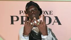   Den britiske rapper Pa Salieu løsladt fra fængslet efter natklubslagsmål