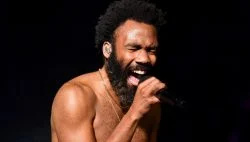   Childish Gambino jatkaa musiikin paluuta julkistamalla massiivisen maailmankiertueen