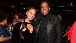  Alicia Keys fait allusion à une nouvelle collaboration avec JAY-Z'Empire State Of Mind' Hits 1 Billion Streams