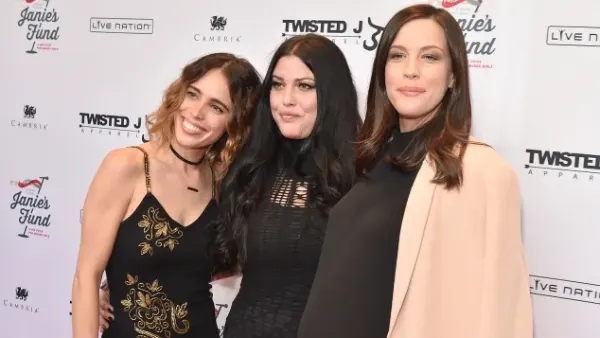 Liv Tyler mit Schwestern Chelsea und Mia