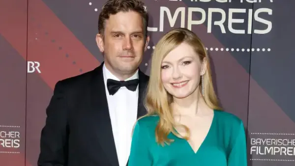 Sebastian Bezzel und Johanna Gehlen