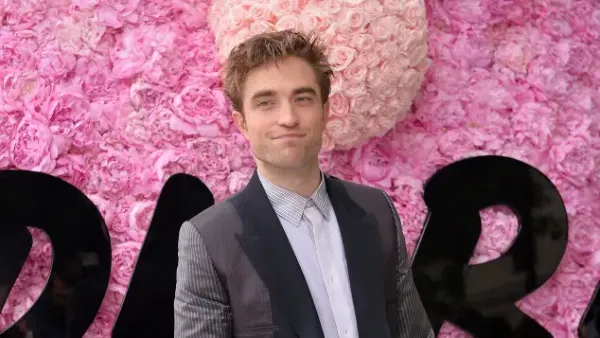 Robert Pattinson