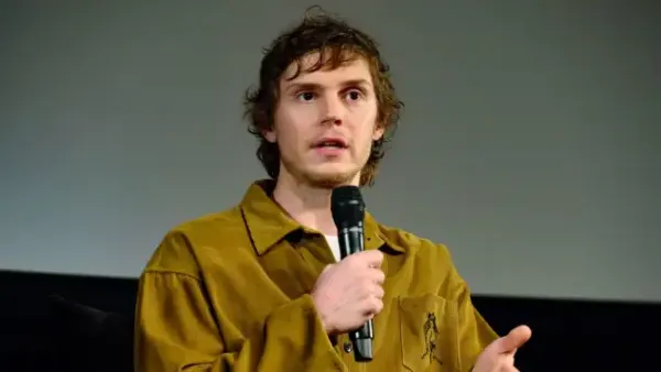 Evan Peters