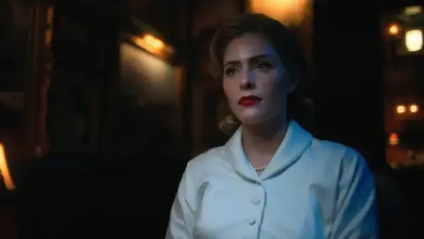  The Umbrella Academy-Mom