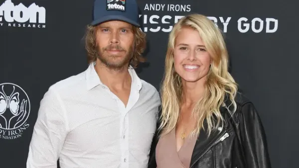 Eric Christian Olsen und Sarah Wright 