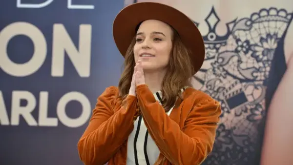 NCIS: L.A. Renée Felice Smith
